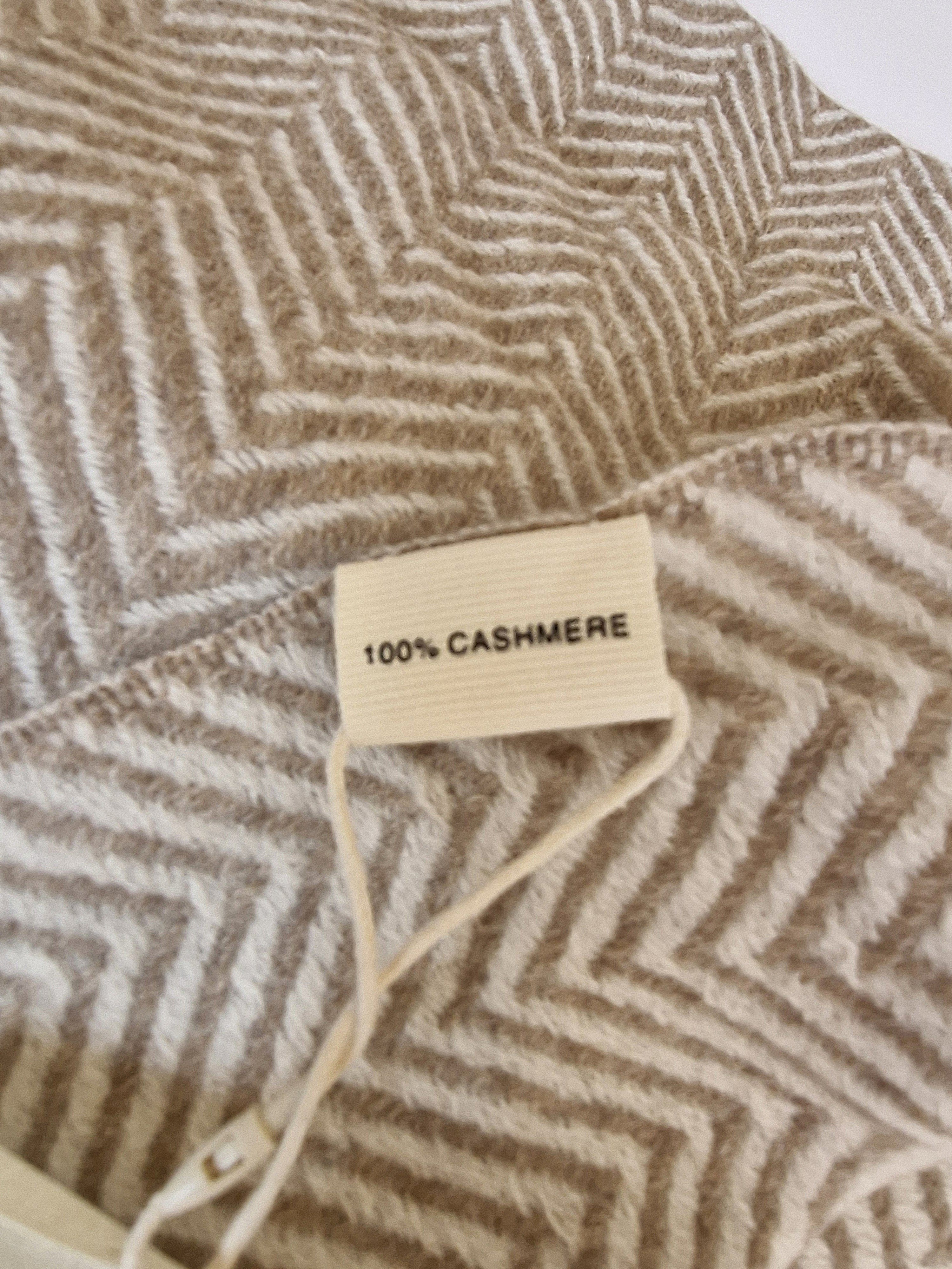 Herringbone_Biege_Cream_cashmere_scarf_eco_twenty_sustainable_fashion_3
