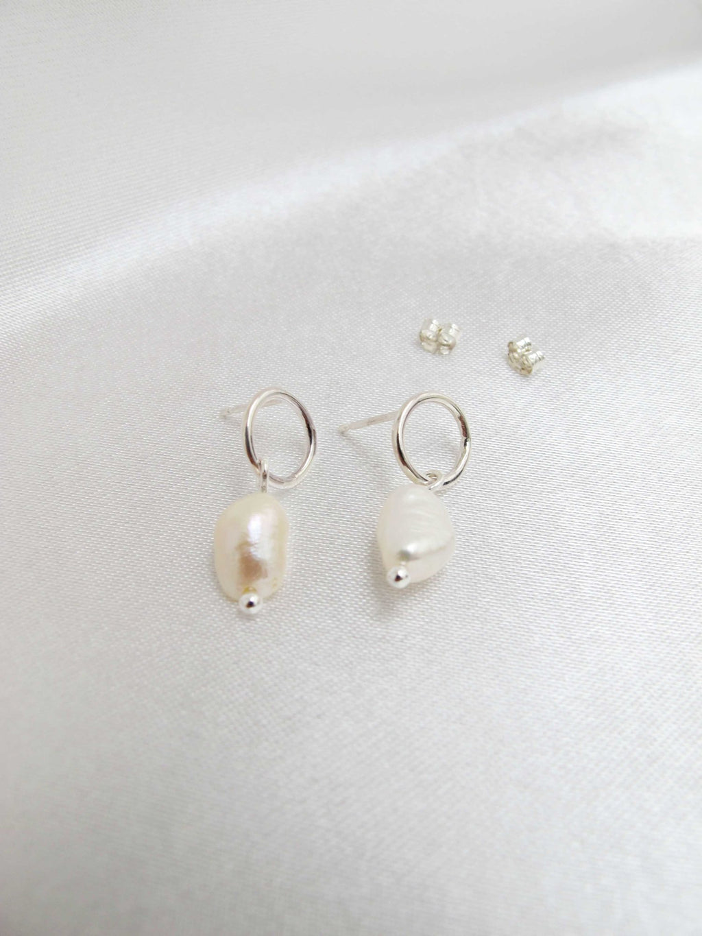 Minimal Pearl Stud Earrings